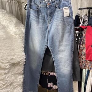 Signature Levi Strauss Gold 16S Totally Shaping Mid Rise Bootcut Women's Jeans